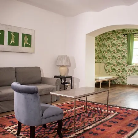 Villa Polyak